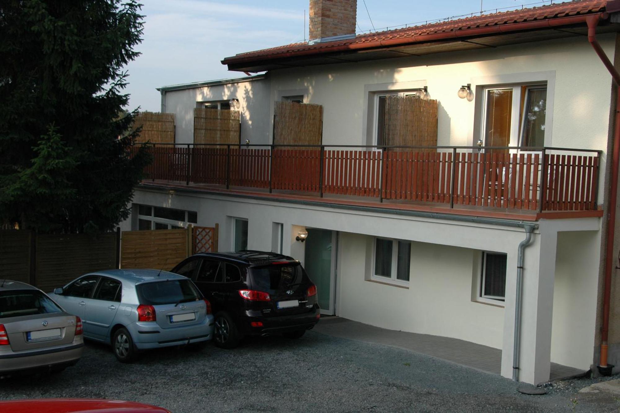 Penzion V Roklich & Apartmens V Roklich Ricany  Ngoại thất bức ảnh